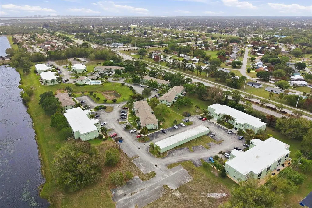 2074 SE Wild Meadow Circle Port St Lucie FL 34952