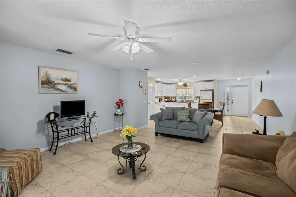 2074 SE Wild Meadow Circle Port St Lucie FL 34952