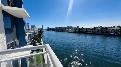 1600 S Ocean Drive Hollywood FL 33019