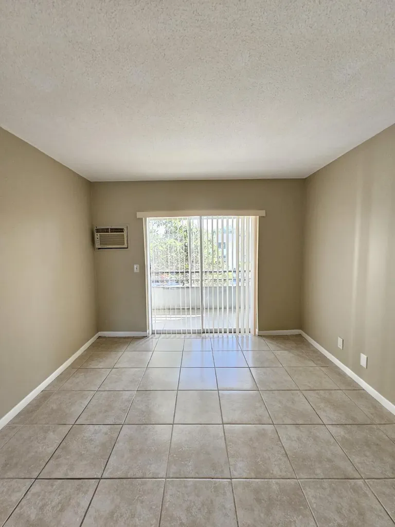 114 E Norwich E West Palm Beach FL 33417