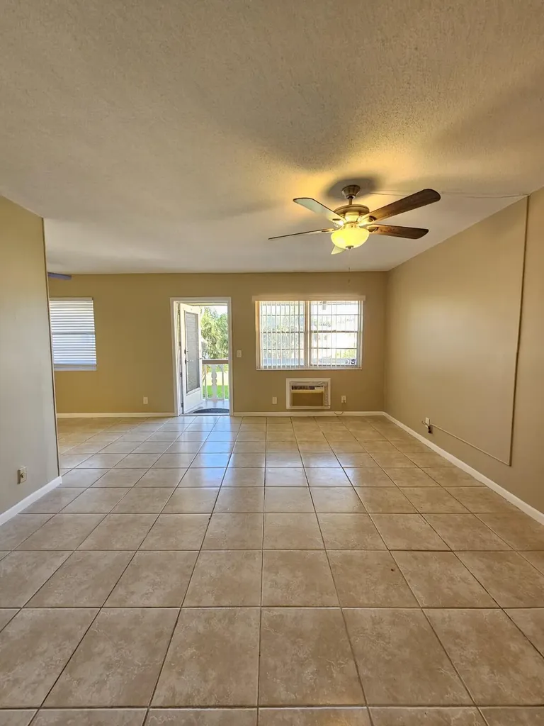 114 E Norwich E West Palm Beach FL 33417