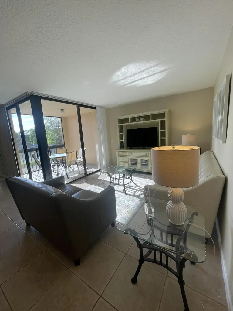 450 Egret Circle Delray Beach FL 33444