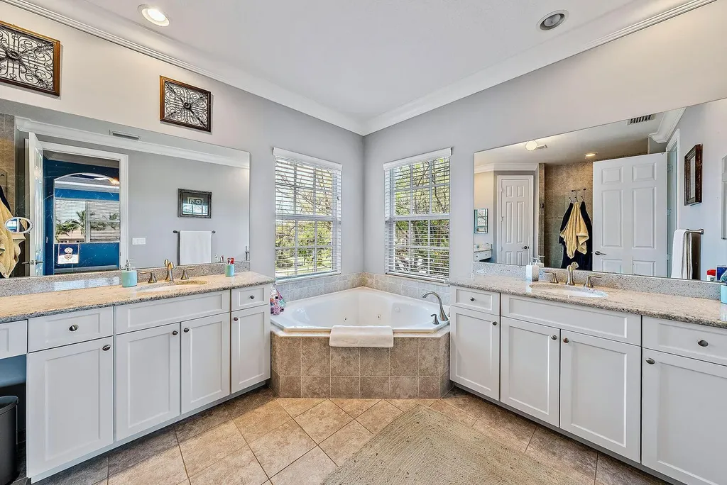 133 Casa Circle Jupiter FL 33458