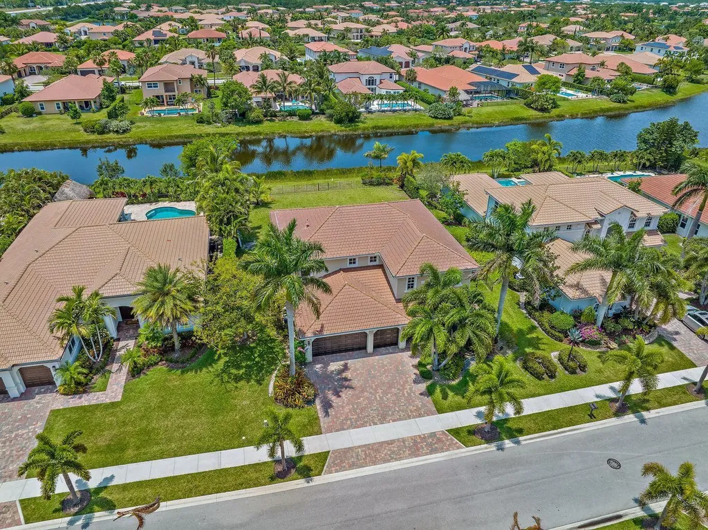 133 Casa Circle Jupiter FL 33458
