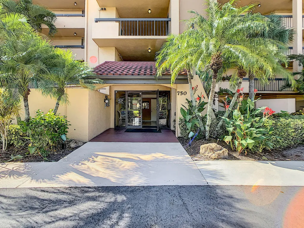 750 Egret Circle Delray Beach FL 33444