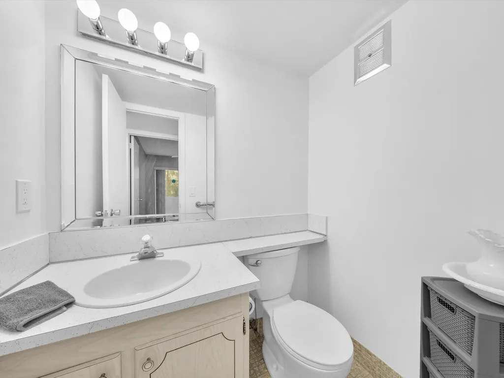 43 Windsor West Palm Beach FL 33417