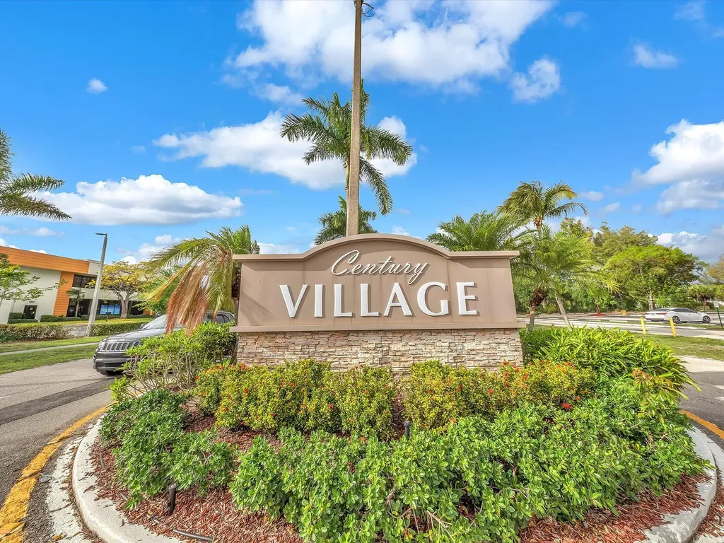 43 Windsor West Palm Beach FL 33417