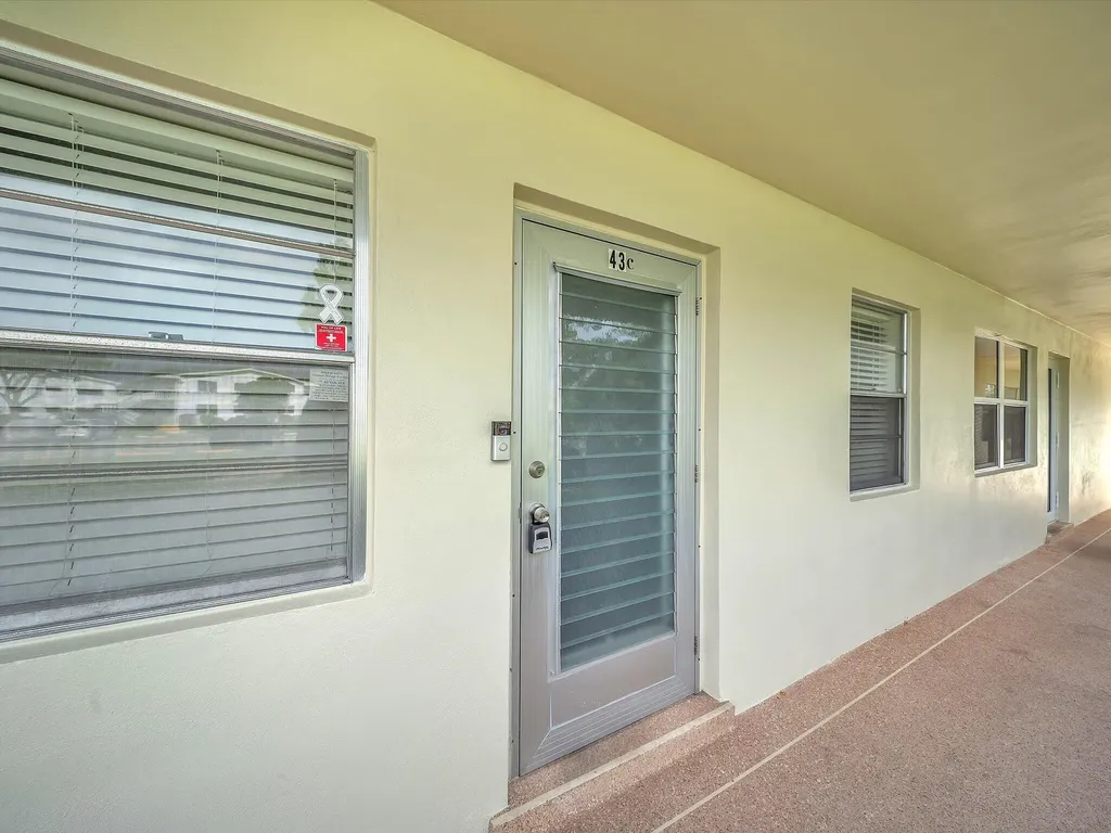 43 Windsor West Palm Beach FL 33417
