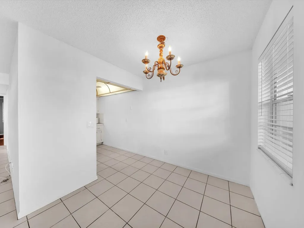 43 Windsor West Palm Beach FL 33417