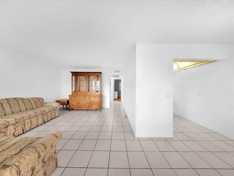 43 Windsor West Palm Beach FL 33417