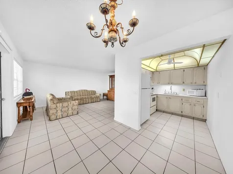 43 Windsor West Palm Beach FL 33417