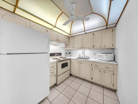 43 Windsor West Palm Beach FL 33417
