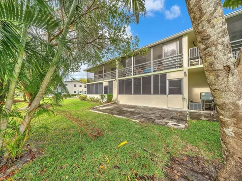 43 Windsor West Palm Beach FL 33417