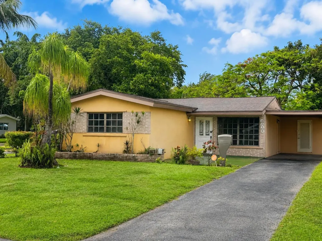 6600 Allen Street Hollywood FL 33024