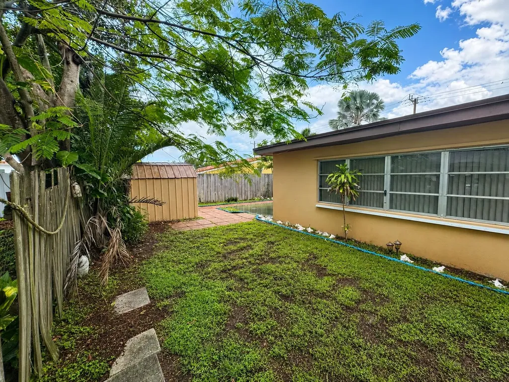 6600 Allen Street Hollywood FL 33024