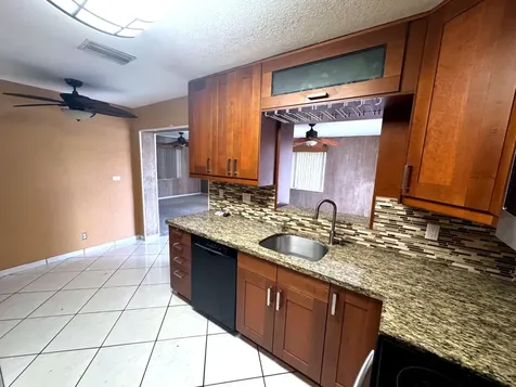 6600 Allen Street Hollywood FL 33024