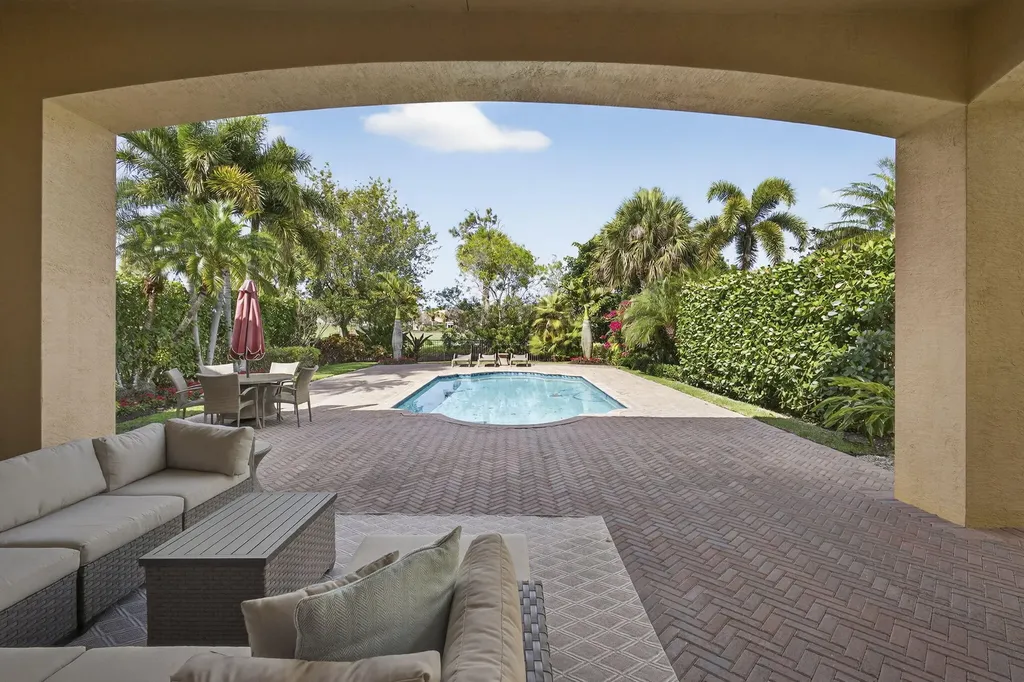 142 Viera Drive Palm Beach Gardens FL 33418