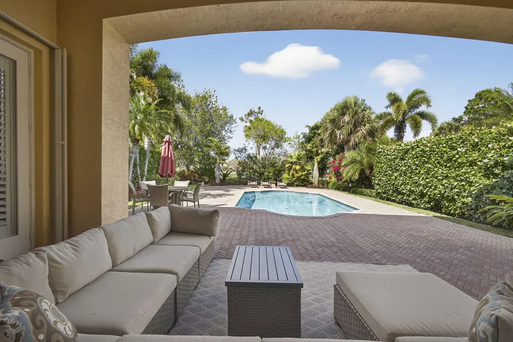 142 Viera Drive Palm Beach Gardens FL 33418