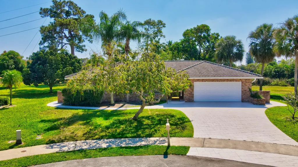 Boca Raton FL, 2334 Timbercreek Circle NW