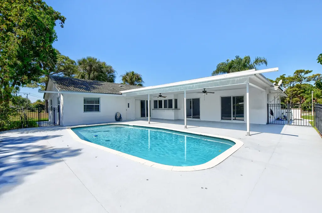 2334 Timbercreek Circle NW Boca Raton FL 33431