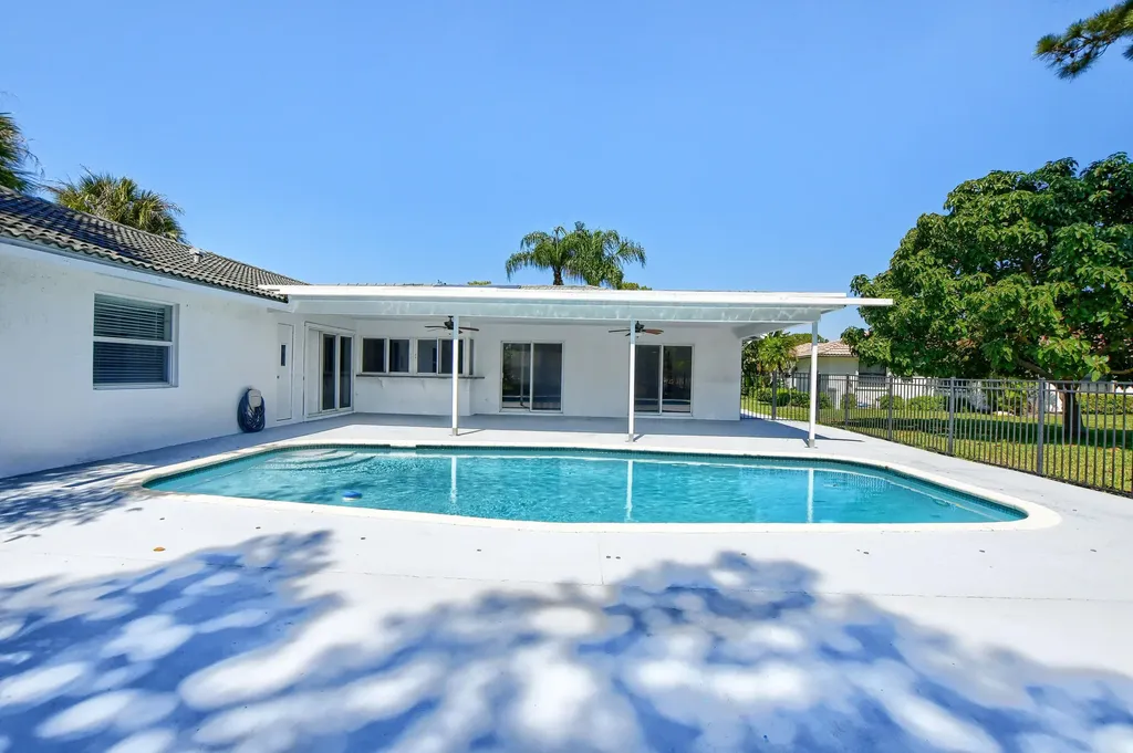 2334 Timbercreek Circle NW Boca Raton FL 33431