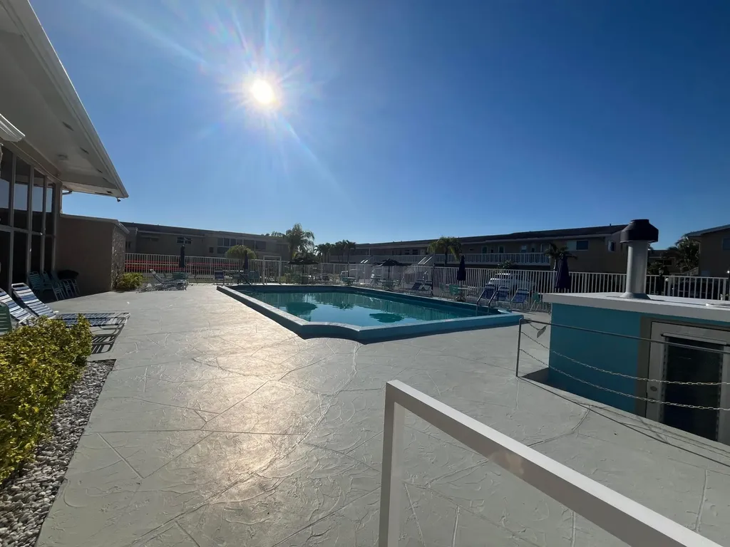2191 NE 1st Court Boynton Beach FL 33435