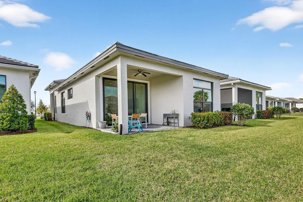 9043 SW Vetta Way Port St Lucie FL 34987