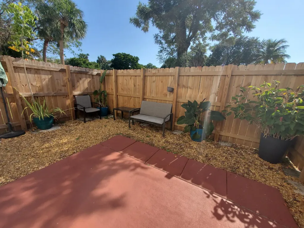 313 SW 1st Court SW Pompano Beach FL 33060