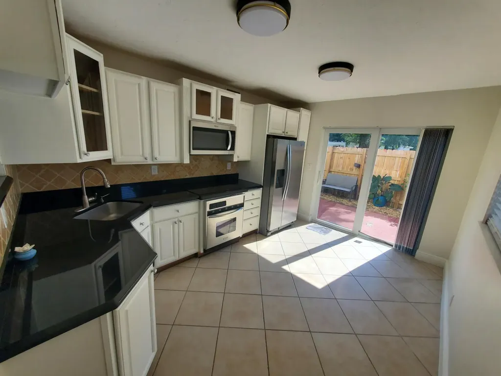 313 SW 1st Court SW Pompano Beach FL 33060