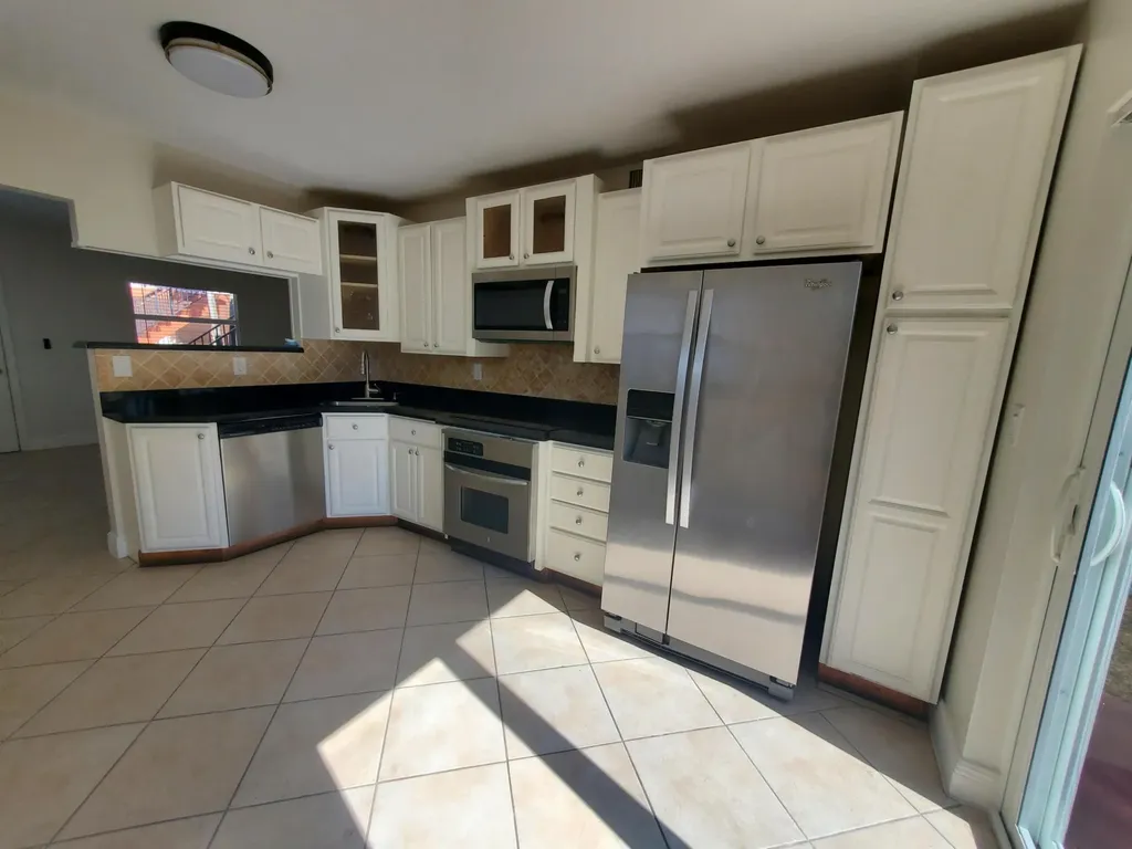 313 SW 1st Court SW Pompano Beach FL 33060