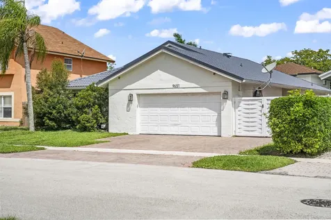 9651 SW 9th Court Pembroke Pines FL 33025