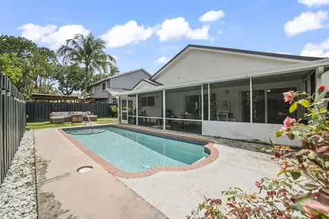 9651 SW 9th Court Pembroke Pines FL 33025