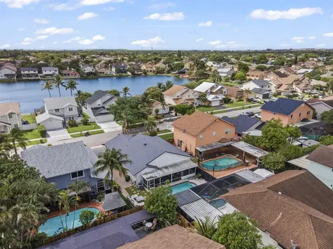 9651 SW 9th Court Pembroke Pines FL 33025