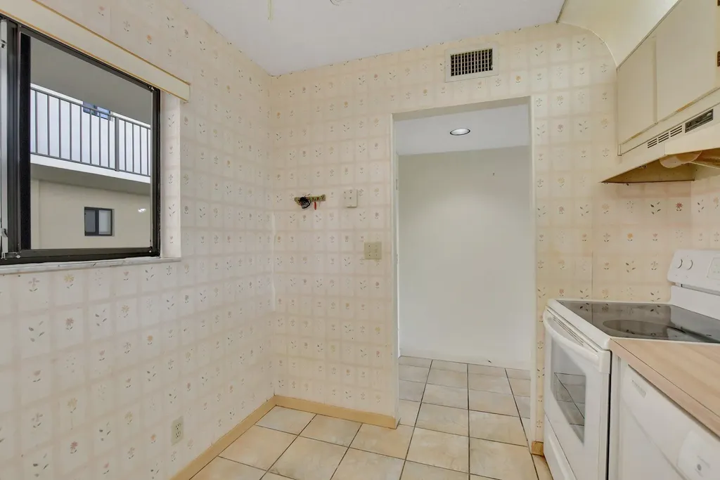 5340 Las Verdes Circle Delray Beach FL 33484