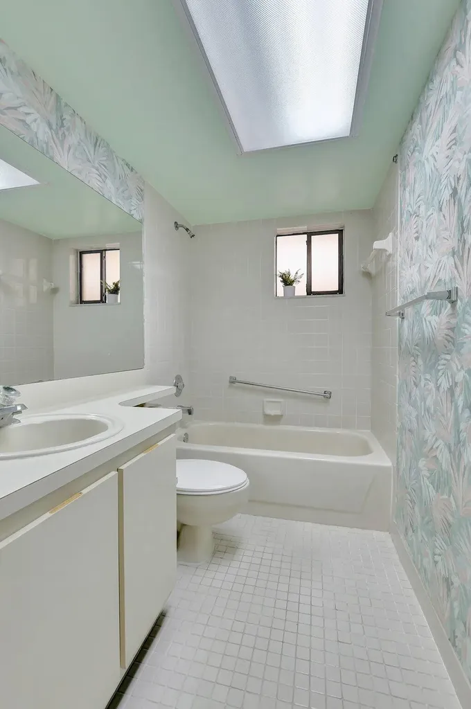 5340 Las Verdes Circle Delray Beach FL 33484