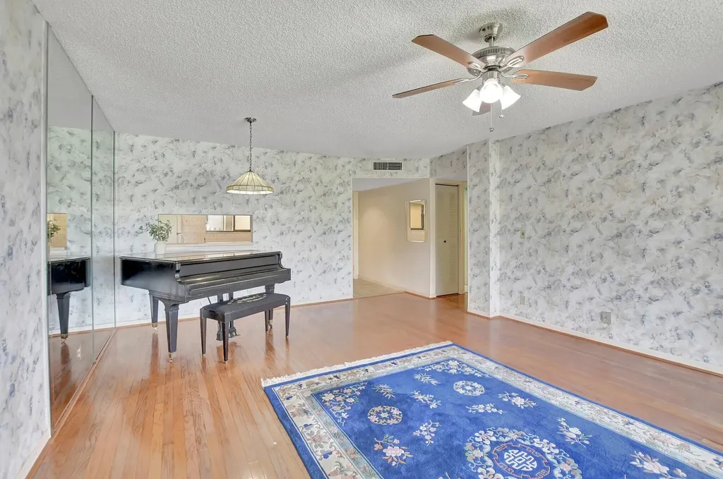 5340 Las Verdes Circle Delray Beach FL 33484
