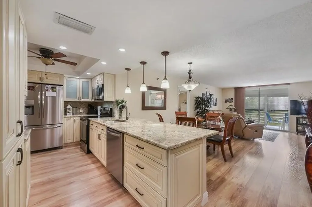 5340 NW 2nd Avenue NW Boca Raton FL 33487