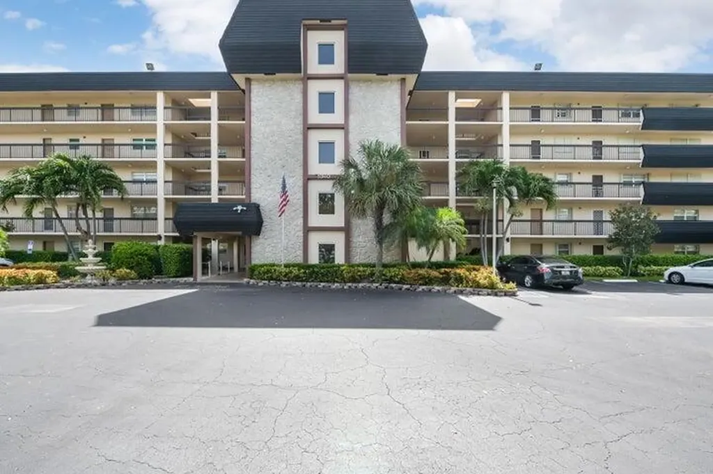 5340 NW 2nd Avenue NW Boca Raton FL 33487