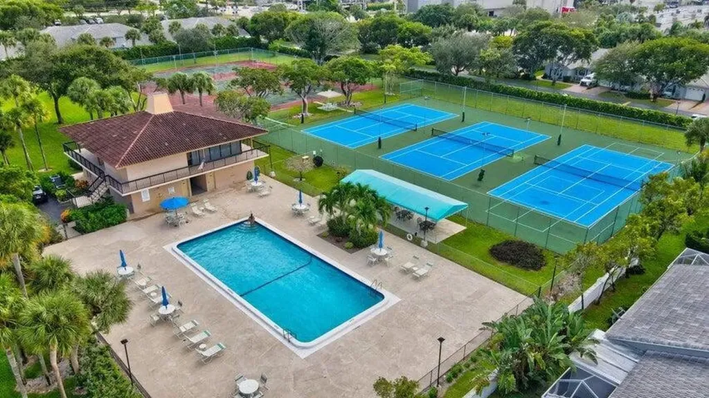 5340 NW 2nd Avenue NW Boca Raton FL 33487