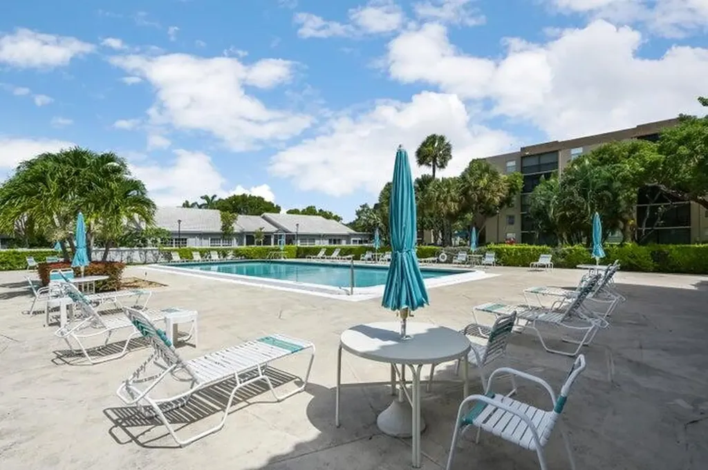 5340 NW 2nd Avenue NW Boca Raton FL 33487