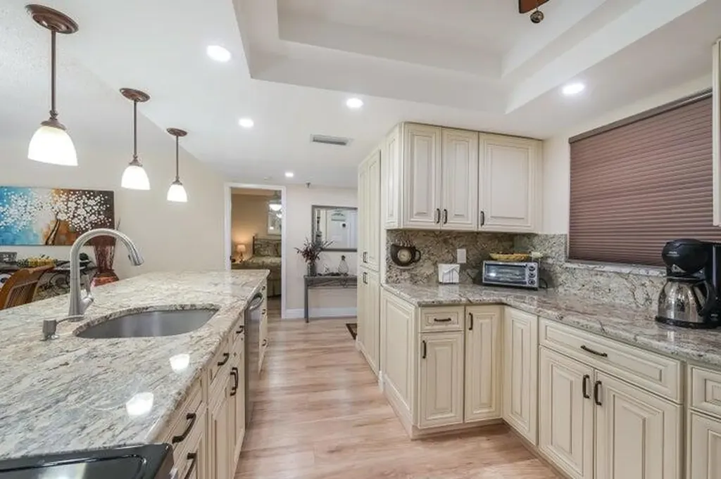 5340 NW 2nd Avenue NW Boca Raton FL 33487