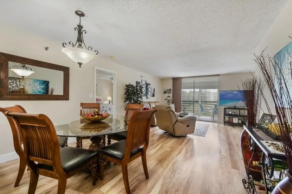 5340 NW 2nd Avenue NW Boca Raton FL 33487