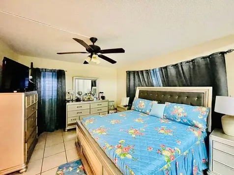 5051 W Oakland Park Boulevard W Lauderdale Lakes FL 33313