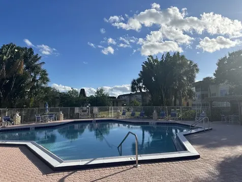 5051 W Oakland Park Boulevard W Lauderdale Lakes FL 33313