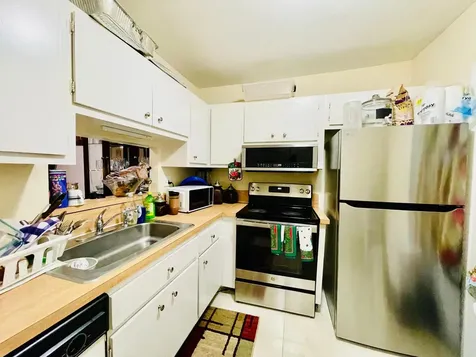 5051 W Oakland Park Boulevard W Lauderdale Lakes FL 33313
