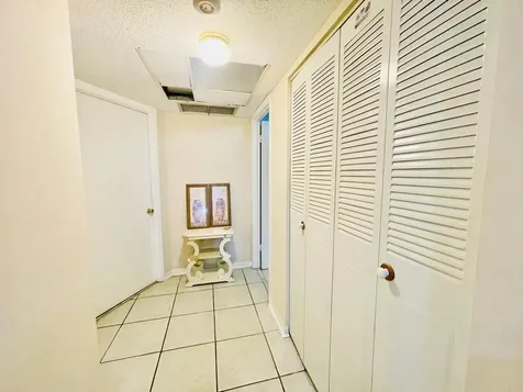 5051 W Oakland Park Boulevard W Lauderdale Lakes FL 33313