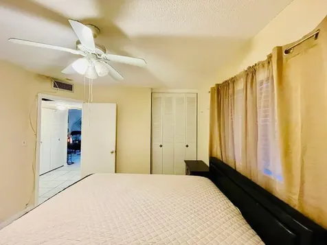 5051 W Oakland Park Boulevard W Lauderdale Lakes FL 33313