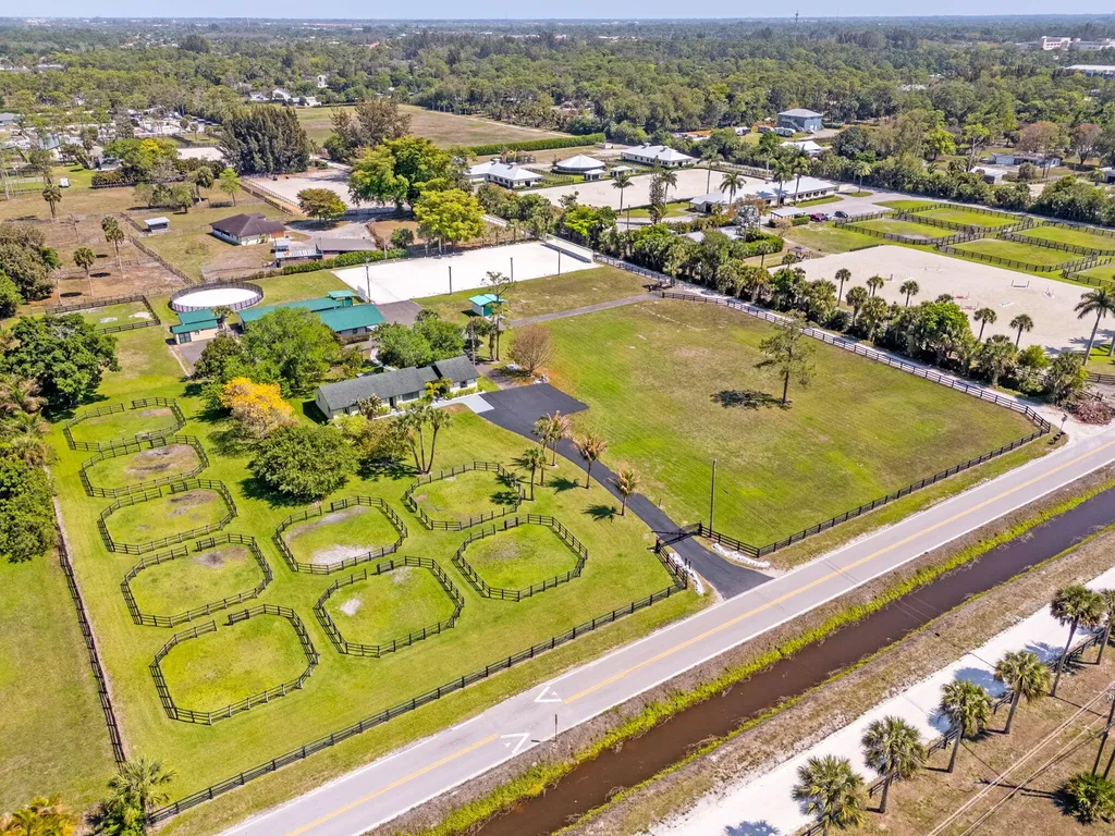 1230 F Road Loxahatchee Groves FL 33470