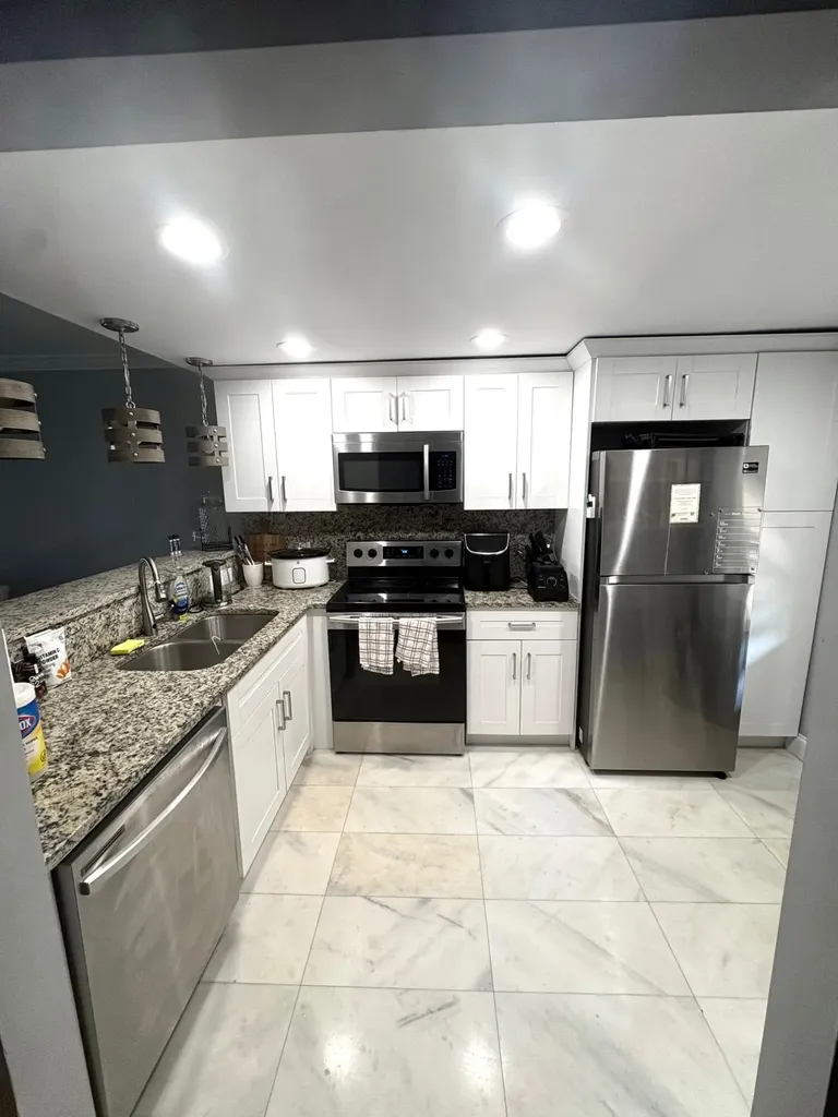 605 Oaks Drive Pompano Beach FL 33069