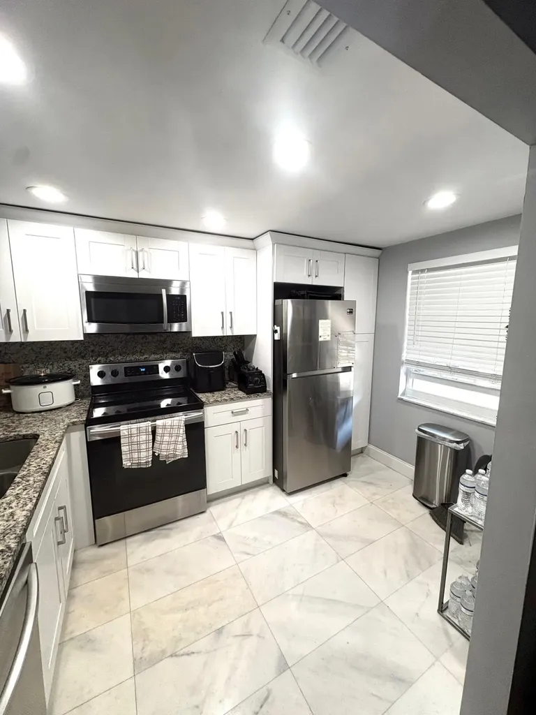 605 Oaks Drive Pompano Beach FL 33069